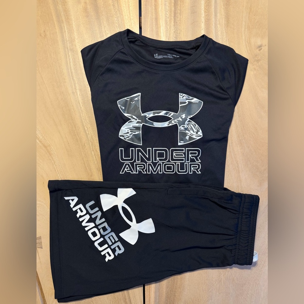 Under Armour Boy’s Black & White Logo Athletic Matching Set